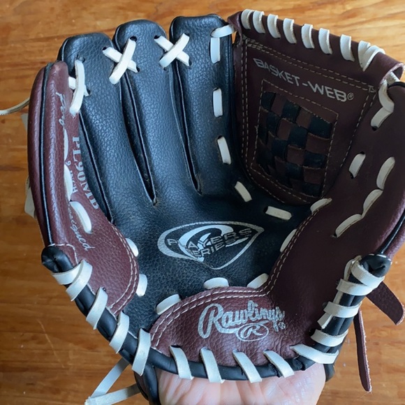 Rawlings 9” LHT Baseball Glove - Picture 3 of 8